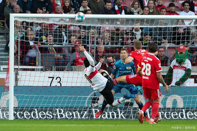 jiuyou游戏中心-JackeyLove连续三场比赛得分超过领先优势明显，拜仁不断突破！